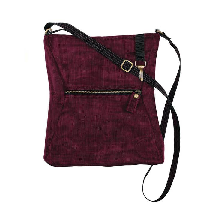 Scout Purse in Plum