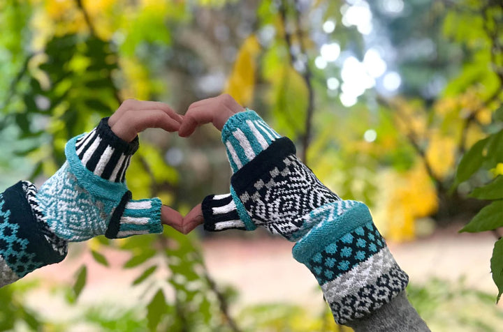 Fingerless Mittens in Snowfall