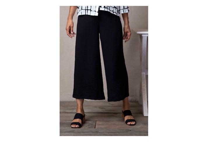 Express Solid Crop Pant in Black