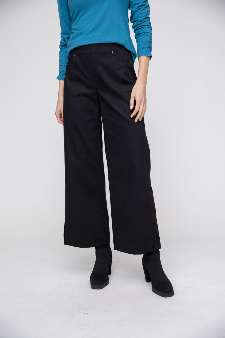 Modern Stretch Wide Leg Pants in Black