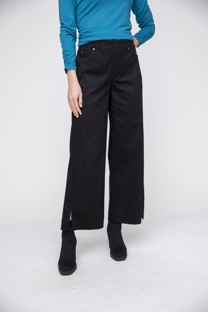 Modern Stretch Wide Leg Pants in Black
