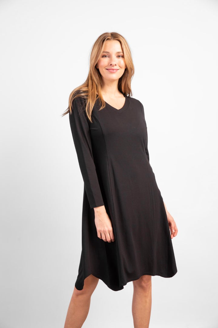 Core Travel Dip Hem Dress in Black