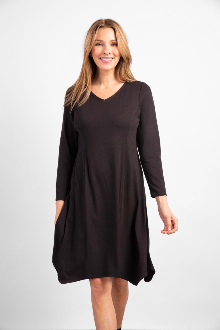 Core Travel Dip Hem Dress in Black