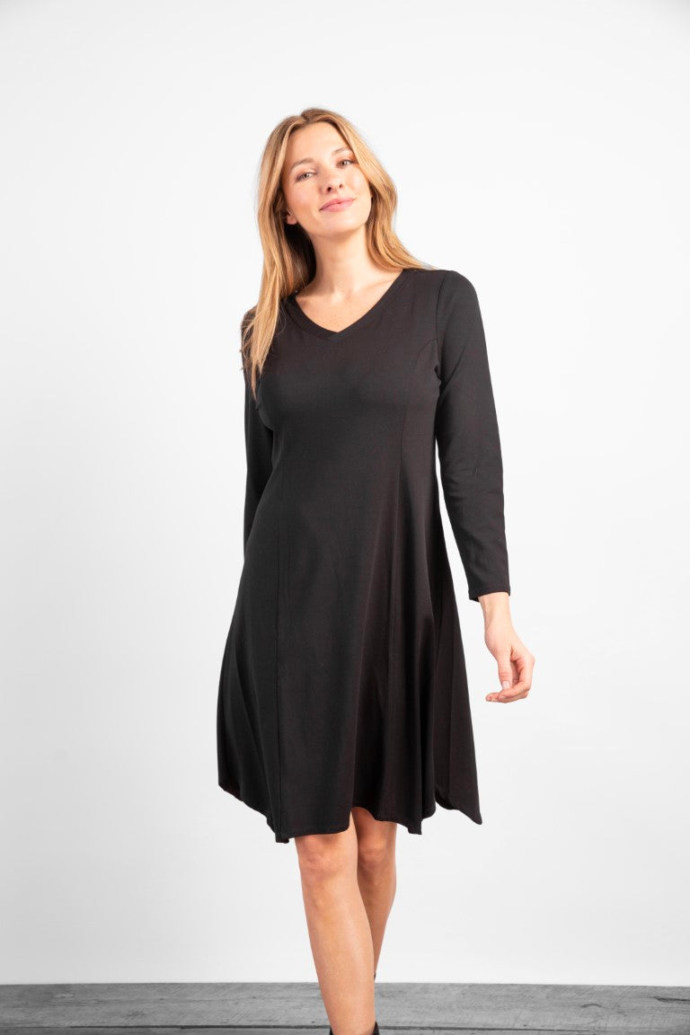 Core Travel Dip Hem Dress in Black