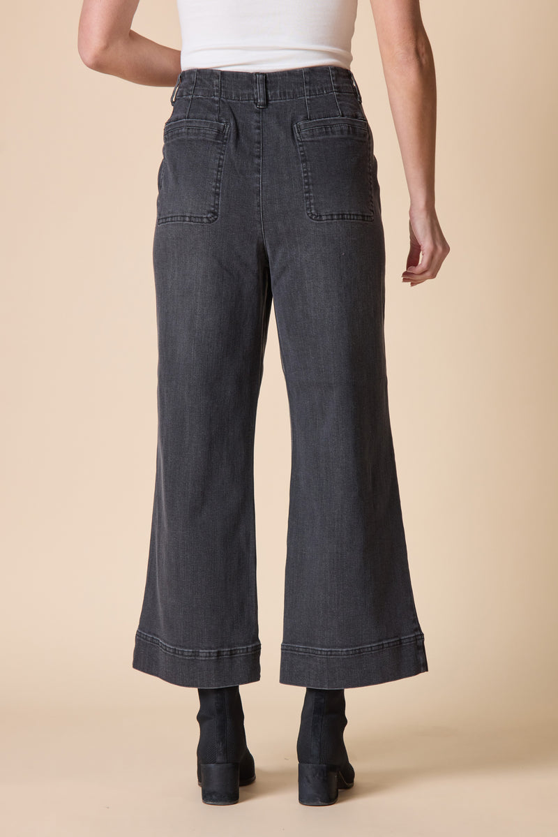 Stretch Denim Refreshed Ankle Jean in Black Denim