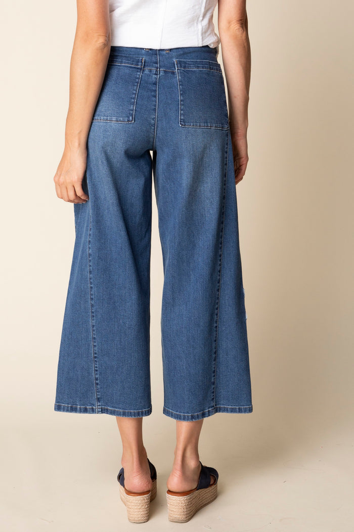 Tossed Floral Jean in Medium Denim