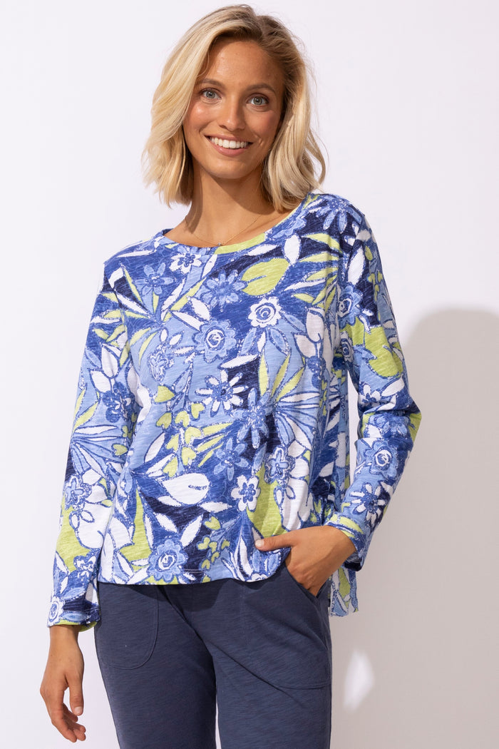 Peruvian Cotton Fiji Floral Hi-Lo Scoop Neck Tee in Resort