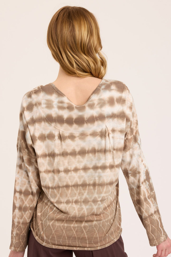 Lexonne V-neck Top in Quirk Wash