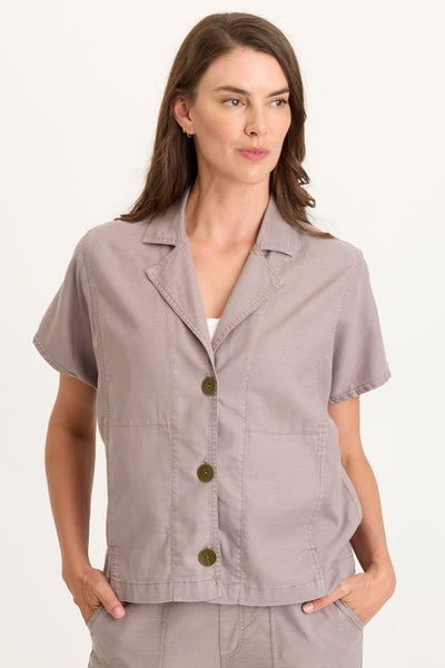 Hugh Twill Boxy Short Sleeve Jacket in Poppy Seed