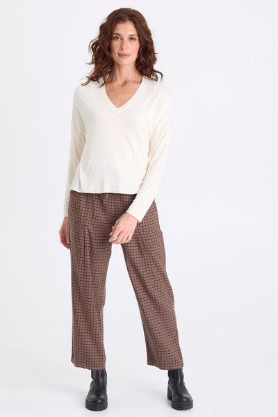Noor Jersey V-Neck Long Sleeve Top in Toasted Almond