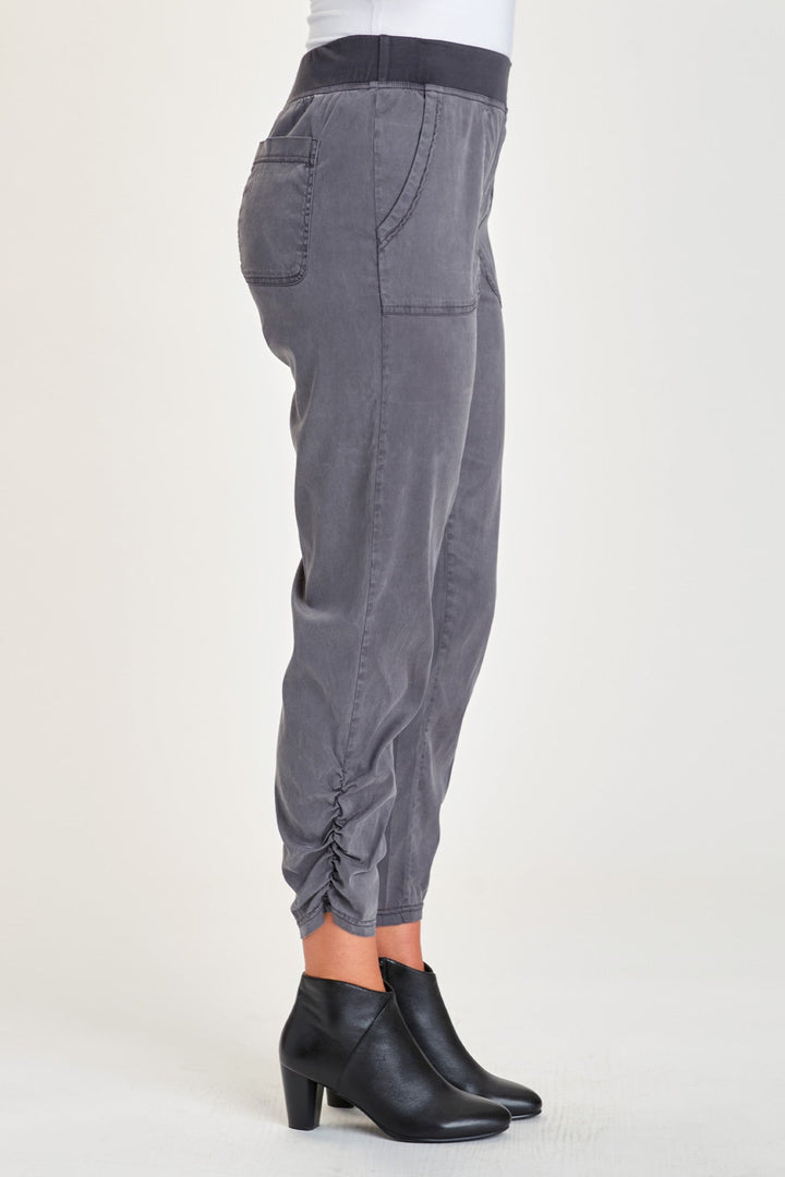 Lyan Slim Pant in Nebulous Pigment