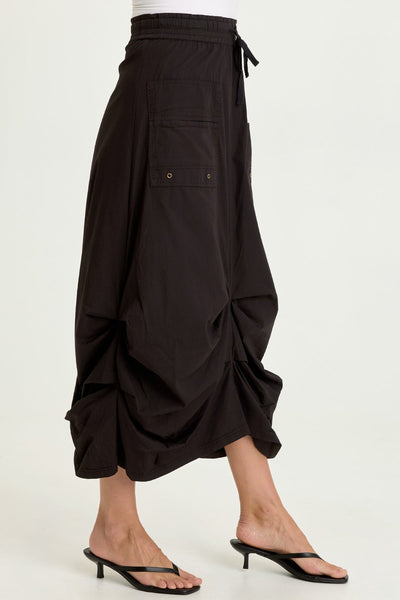 Hedvig Poplin Pleated Hem Skirt in Black