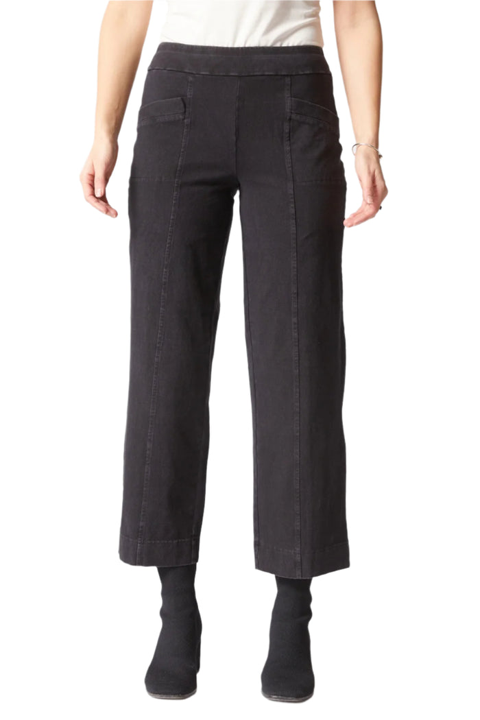 Stonewash Angle Pocket Flood in Black