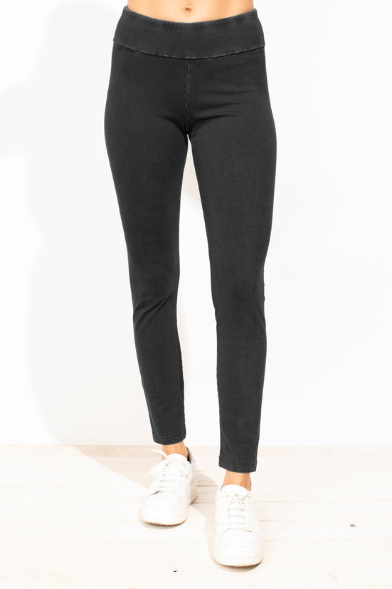 Stonewash Knit Slim Pant in Black