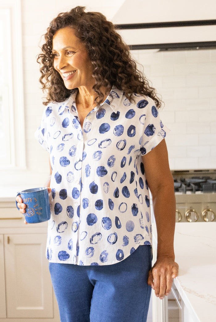 Everywhere Shirt in White/Blue Dot