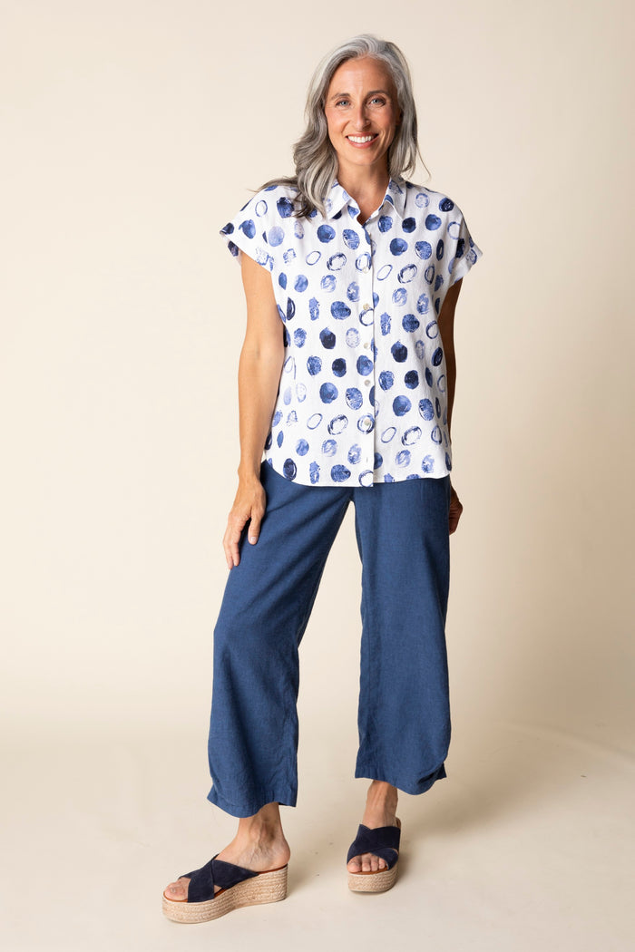 Everywhere Shirt in White/Blue Dot