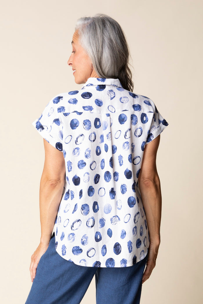 Everywhere Shirt in White/Blue Dot