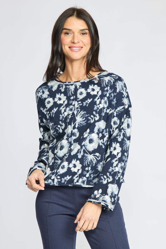 Focus Floral Pullover Sweater in Navy