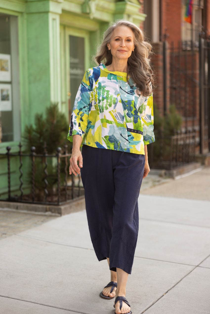 Crinkle Abstract Snap Pocket Pullover in Lime