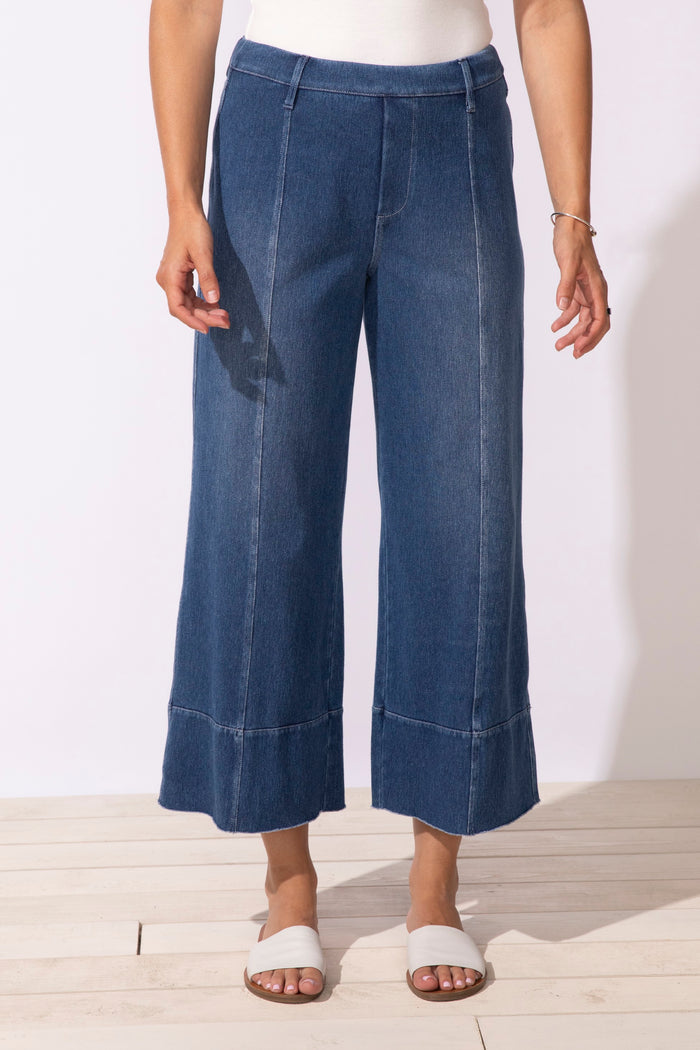 Comfort Knit Denim Crop Jean in Mid Wash