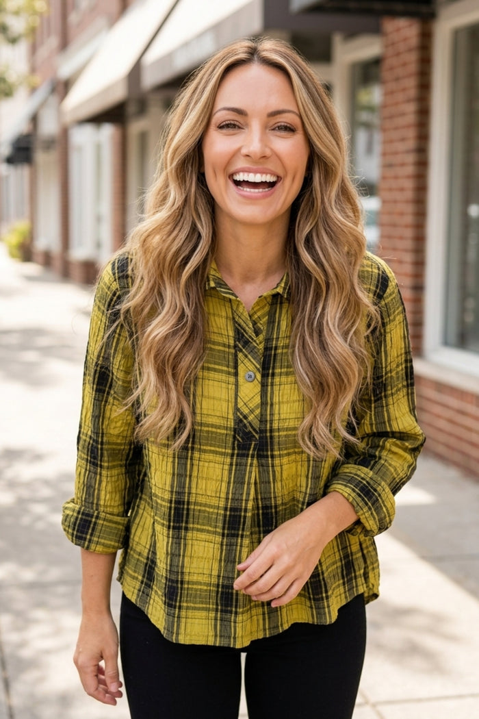 Crinkle Windowpane Chill Pullover in Sprout