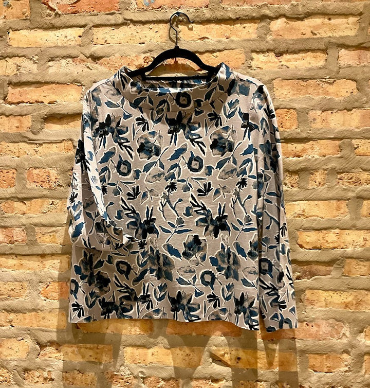 Deep Hem Flower Pocket Mirage Pullover