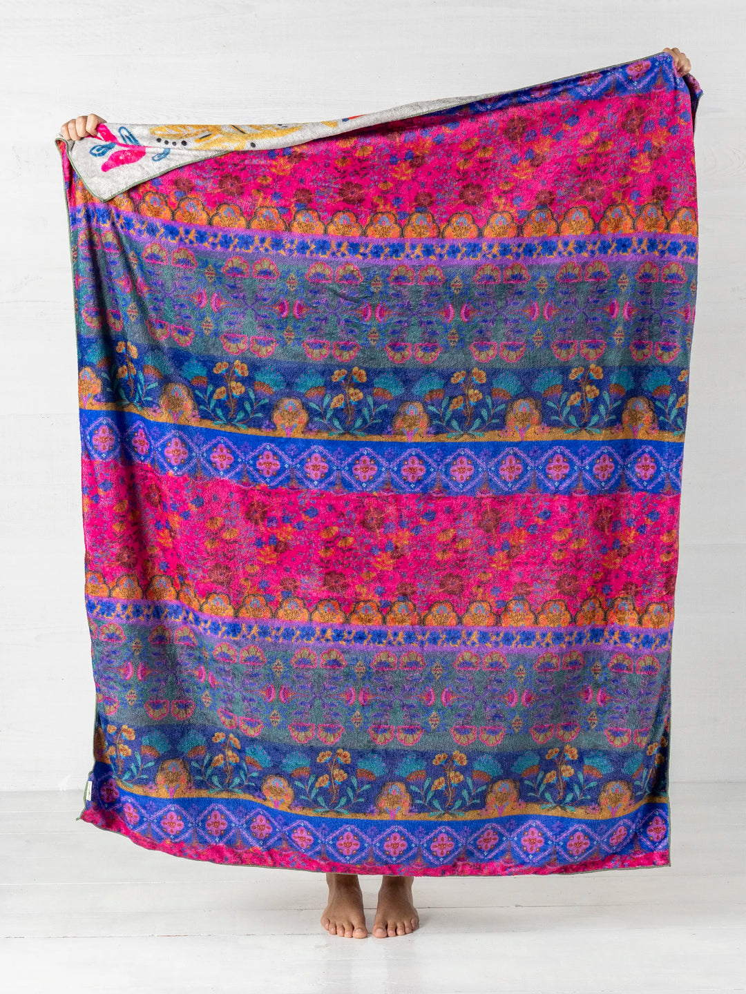 Double-Sided Cozy Throw Blanket in Taupe Birds