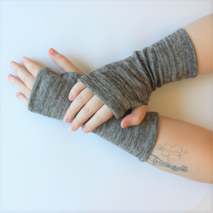 Heather Jersey Fingerless Gloves in Grey