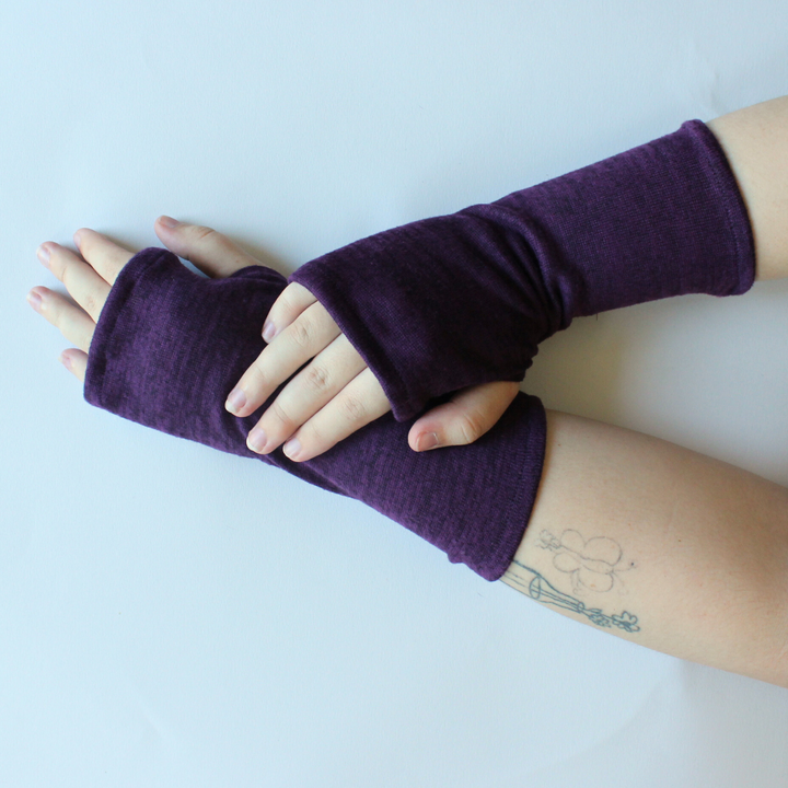 Heather Jersey Fingerless Gloves in Purple