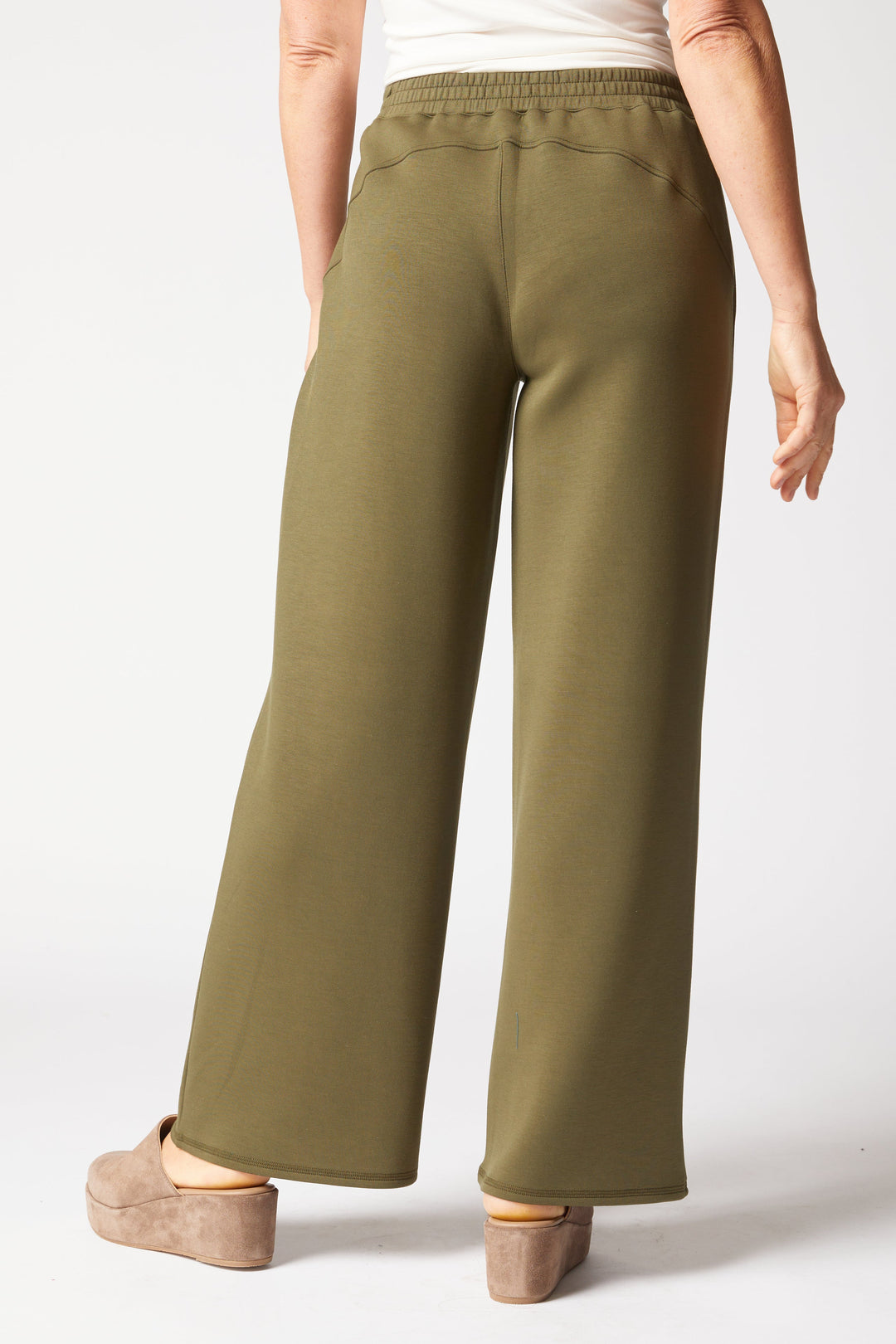 Passport Knit Travel Pant in Forest