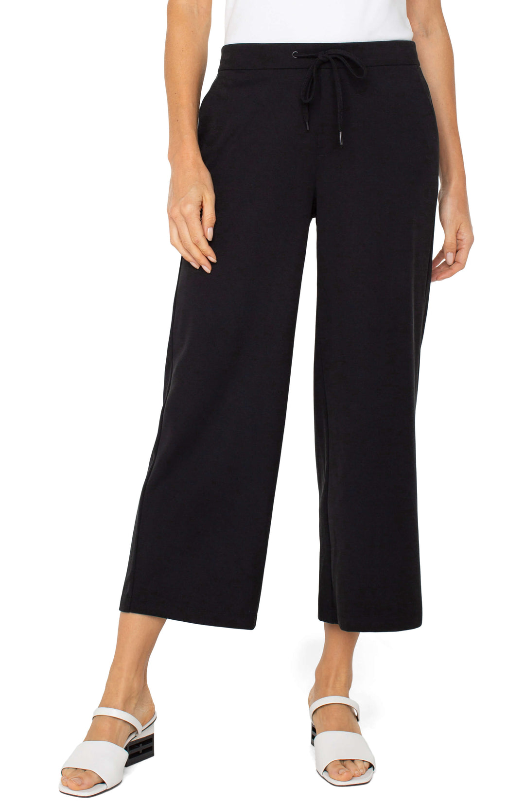 Pull-on Wide Leg Crop Trouser in Black