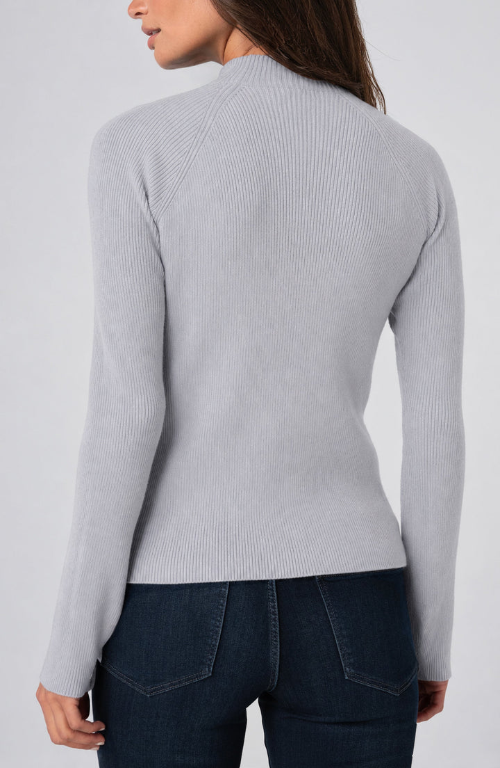 Long Sleeve Turtleneck Sweater in Light Heather Grey