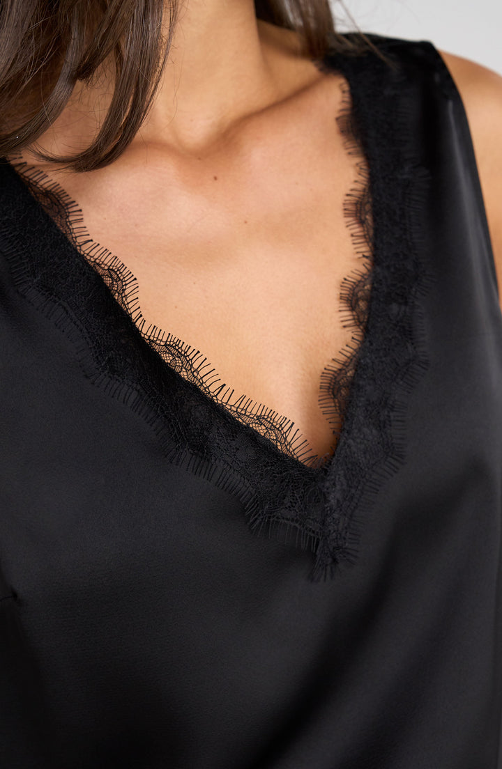 V-Neck Woven Lace Trim Tank in Black
