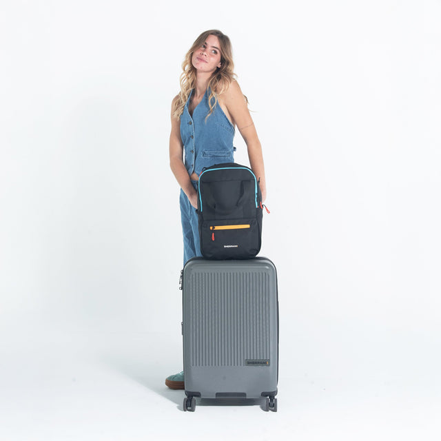 Camden | Classic Backpack - Chromatic Black