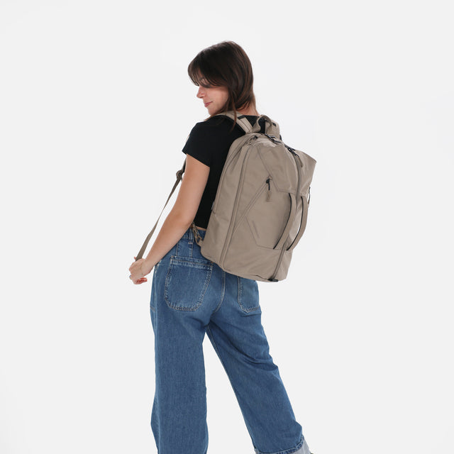 Juno | Travel Backpack in Dune