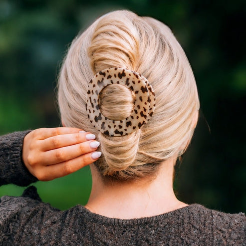 Flat Circle Hair Clip | Large | Blonde Tortoise