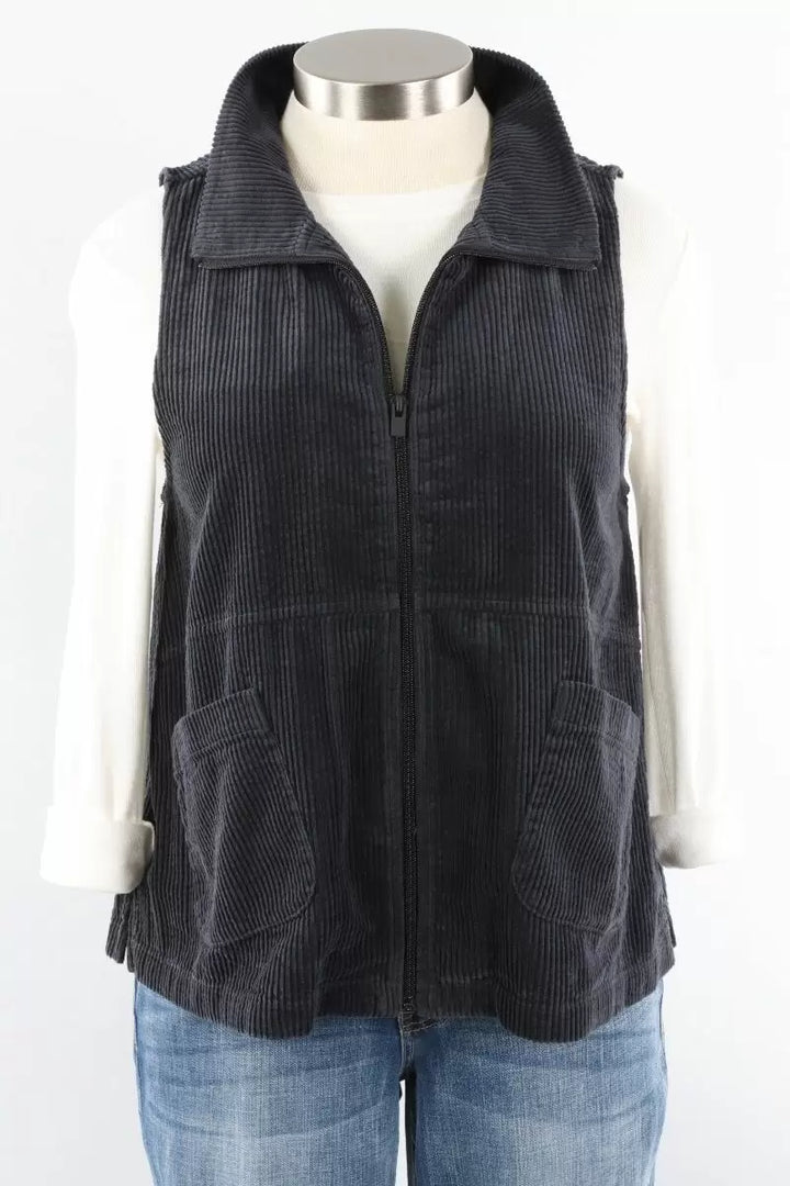 Corduroy Swing Vest in Black