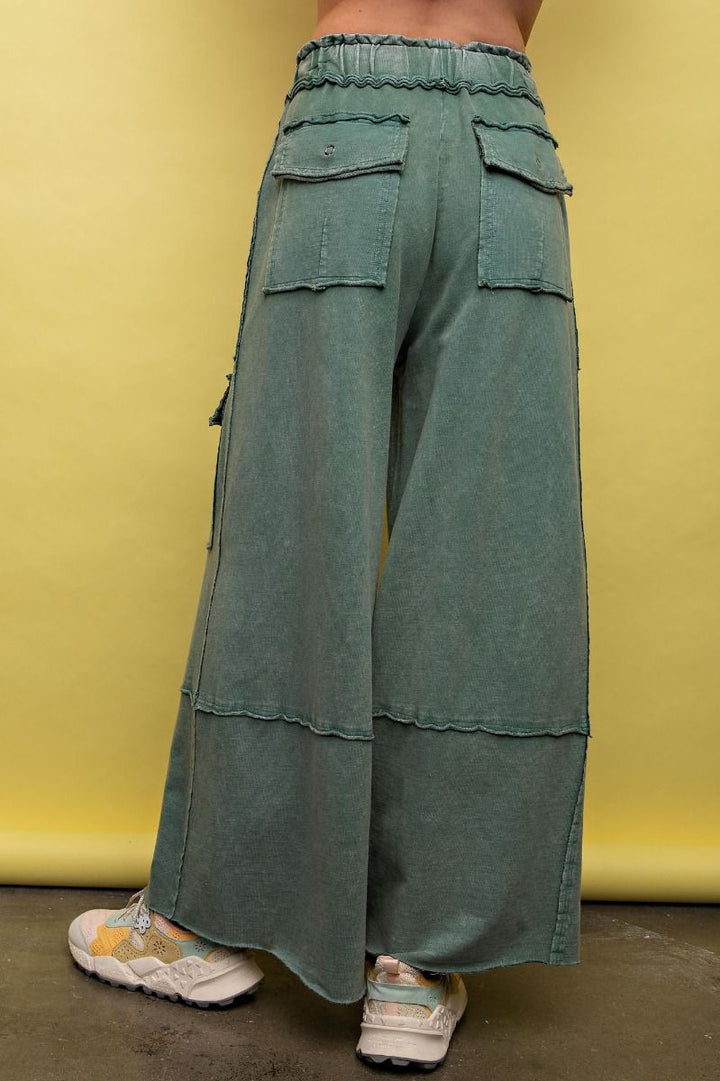 Mineral Washed Terry Sweatpants in Forest Green