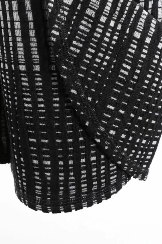 Graphic Grid Pleated Lantern Pant in Black