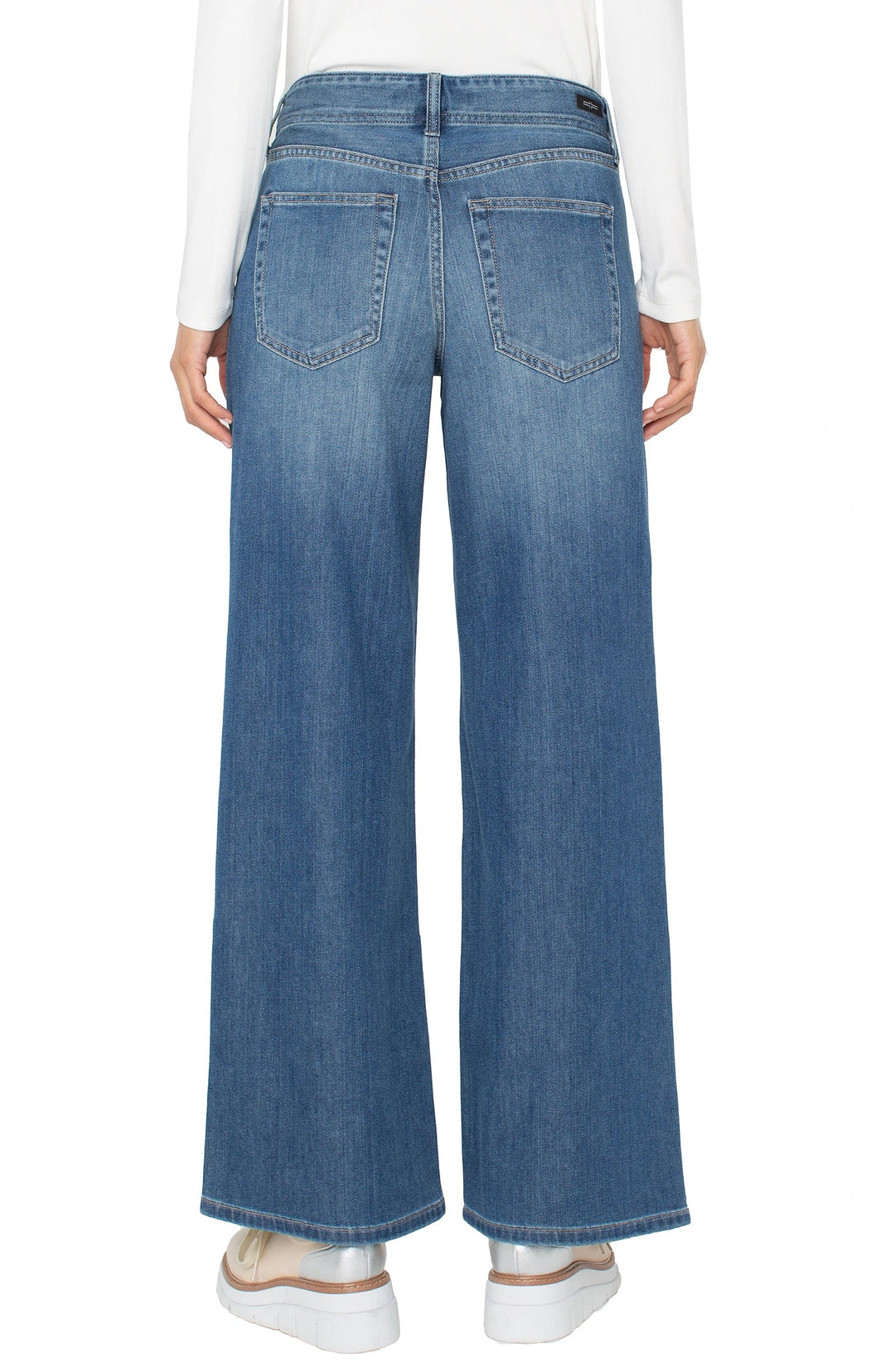The Weekender Jeans - medium wash