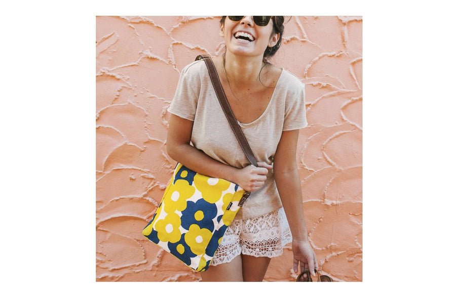 City Crossbody Sling in Hana