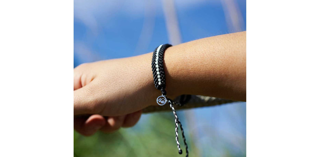 Deep Sea Beaded Bracelet in Glow & Stygian Black