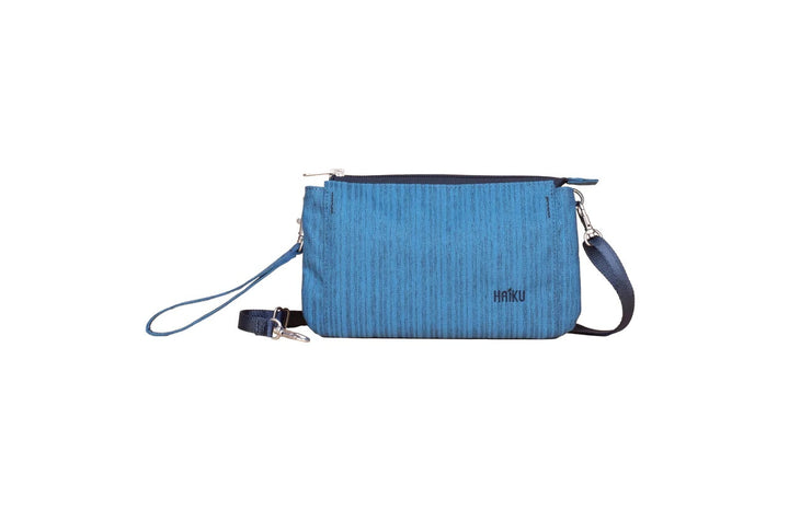 Stride Wristlet in Sapphire