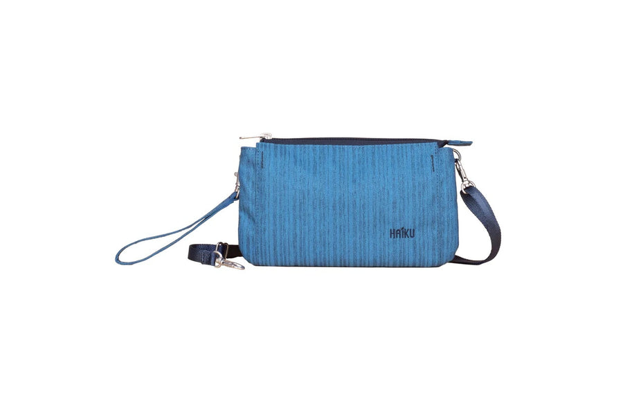 Stride Wristlet in Sapphire