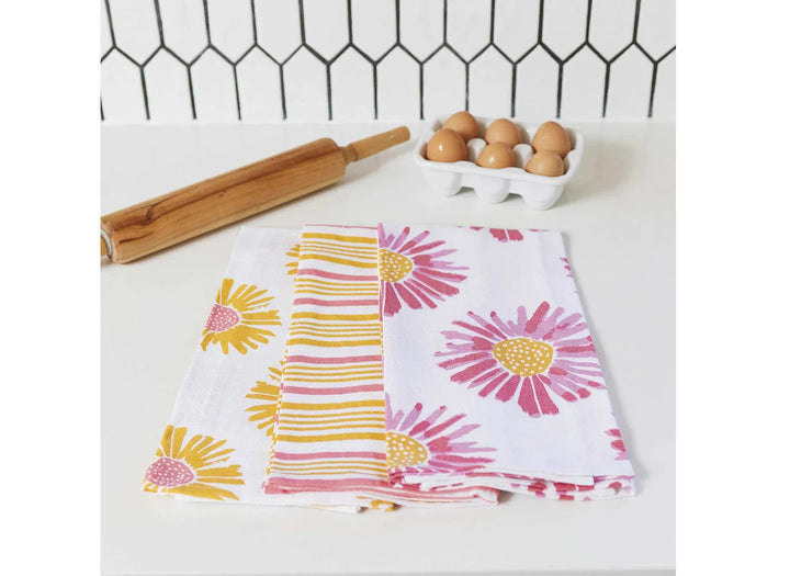 Set of 3 Kitchen Towels in Pink Daisies
